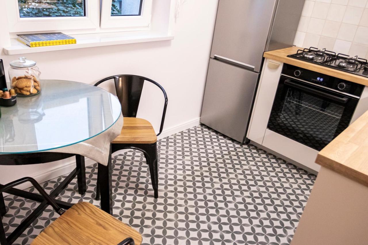 Apartament Przy Metrze Wierzbno Z Nuta Vintage Warschau Buitenkant foto