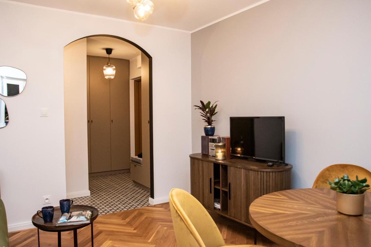 Apartament Przy Metrze Wierzbno Z Nuta Vintage Warschau Buitenkant foto